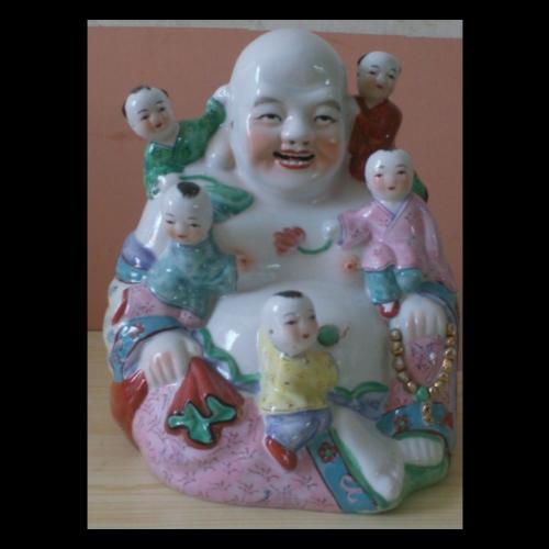 Buda Hotei en porcelana acabado brillante