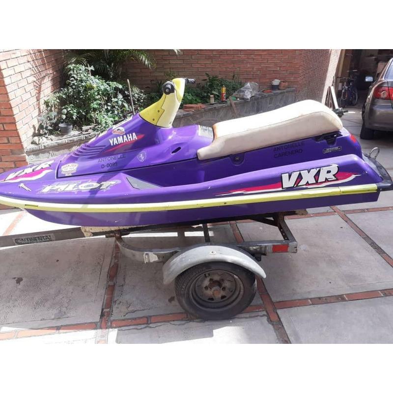 Se vende Moto de Agua YAMAHA VXR